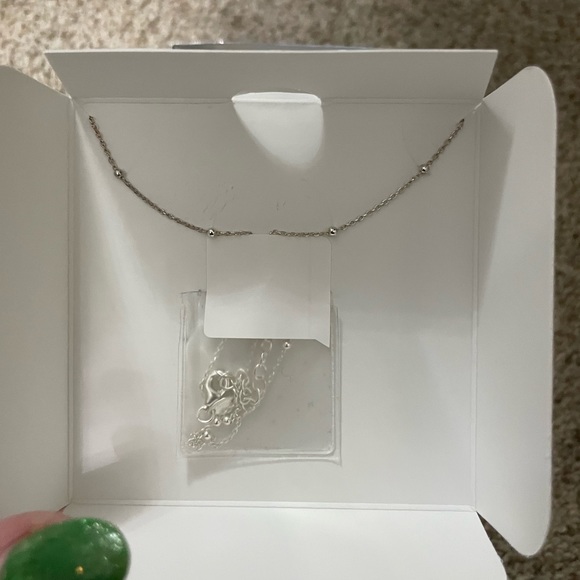 Never worn Elephant necklace - Picture 2 of 2